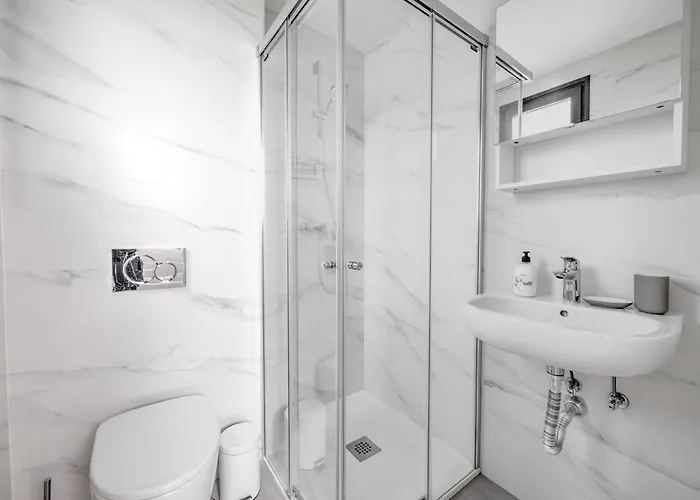 House With Rooftop Terrace, Views And Pool, 度假居