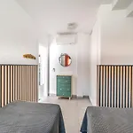 House With Rooftop Terrace, Views And Pool, Дом отдыха *