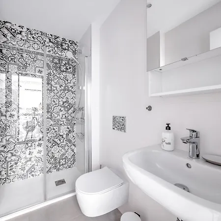 Vakantiehuis House With Rooftop Terrace, Views And Pool, *