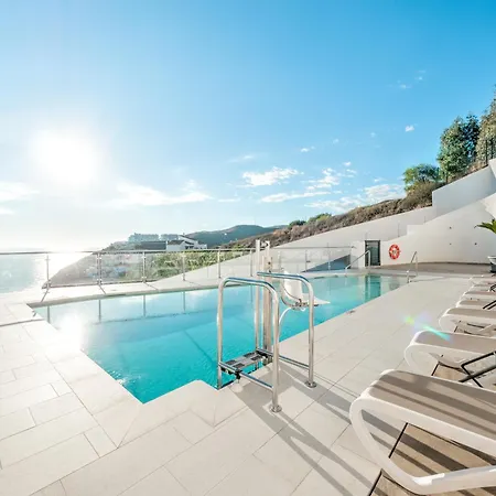 House With Rooftop Terrace, Views And Pool, Vakantiehuis