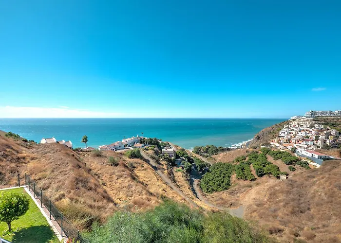 House With Rooftop Terrace, Views And Pool,