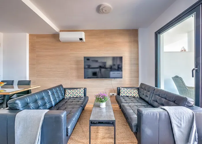 House With Rooftop Terrace, Views And Pool,