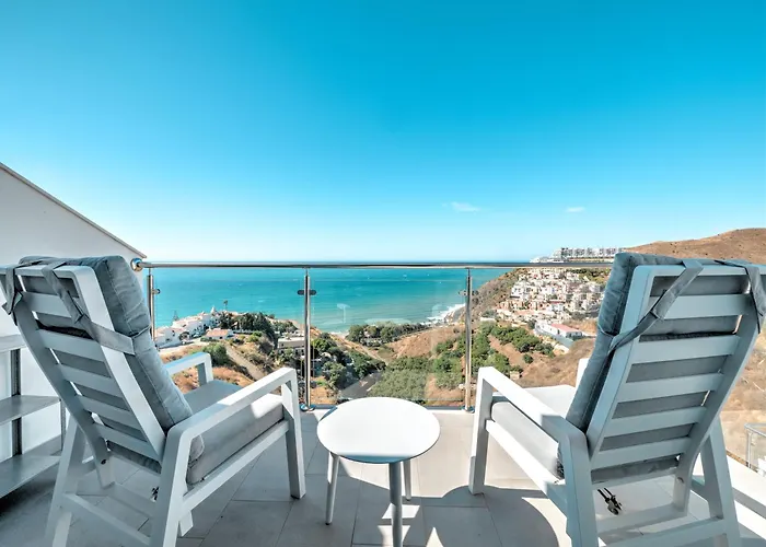 House With Rooftop Terrace, Views And Pool, Holiday home *