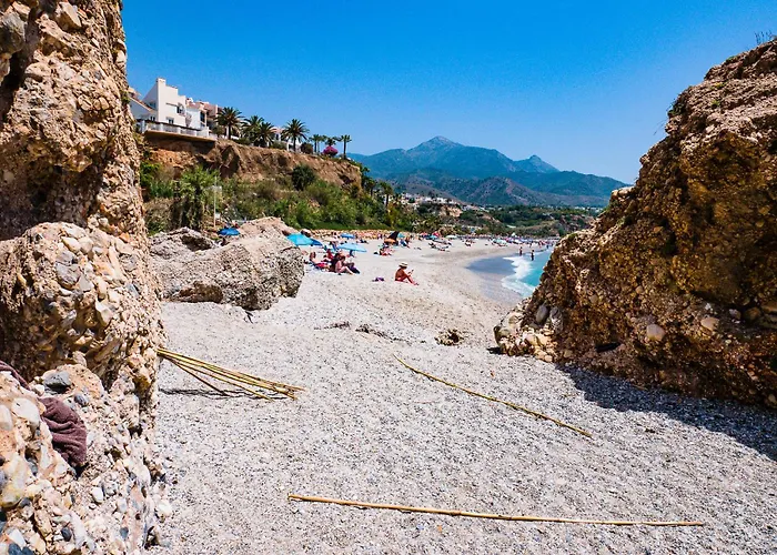 House With Rooftop Terrace, Views And Pool, Holiday home Nerja