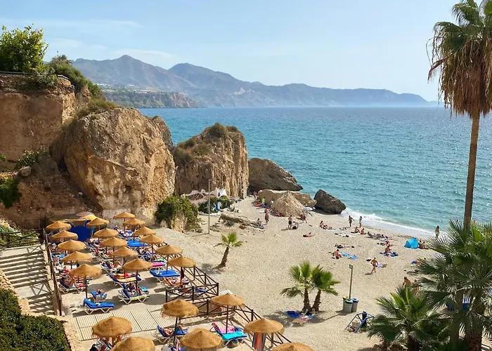 House With Rooftop Terrace, Views And Pool, Nerja