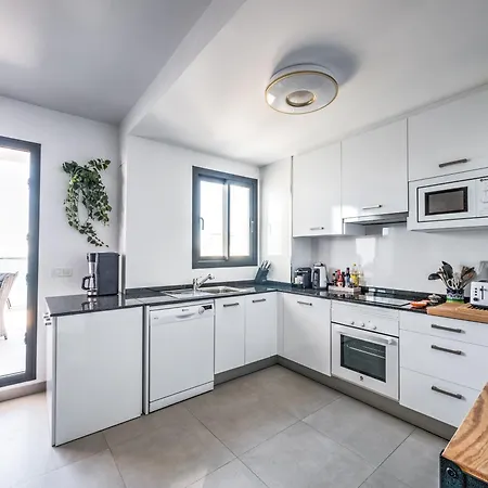 House With Rooftop Terrace, Views And Pool,